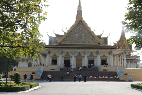 Royal-Palace-phnom-penh-Cambodia